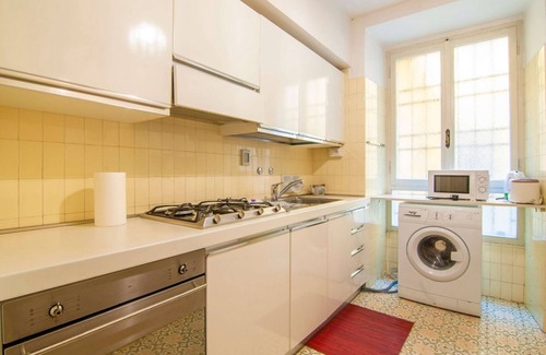Verona City Centre Apartment | Historic Riverfront Palace with Private Garden & Pool