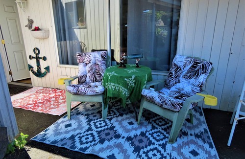 Campbell River Cottage | Stories Beach Cottage , a cozy stay by the sea