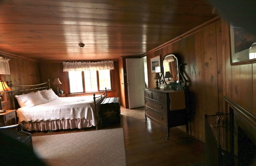 Mountainville Cabin | Escape to Storm King Lodge: Your Ideal Country Retreat