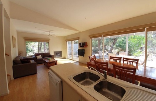 Forge Creek Apartment | Enchanting Stormbird: Waterfront Stay with Spa & Hot Tub
