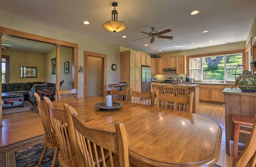 Hood River House | Enchanting StoryBook Glade: Historical Homestead with Views