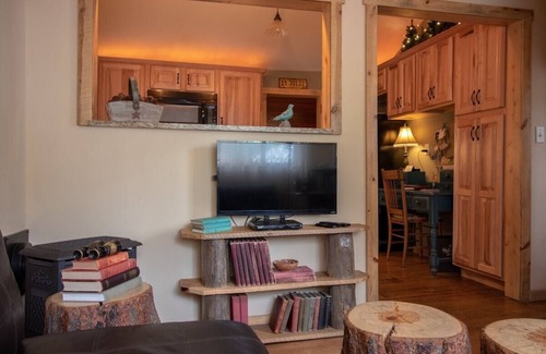 Estes Park Cabin | Exceptional Redemption Cabin: Mountain Guesthouse Retreat