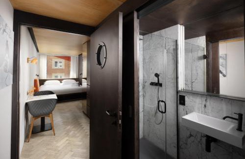 Bishop's Hotel | Child-Friendly StowAway Waterloo - Rated 7.8/10 by Guests
