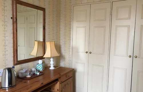 Drayton Hotel | Stower Grange Hotel: Pet-Friendly Retreat with Hot Tub & Dining