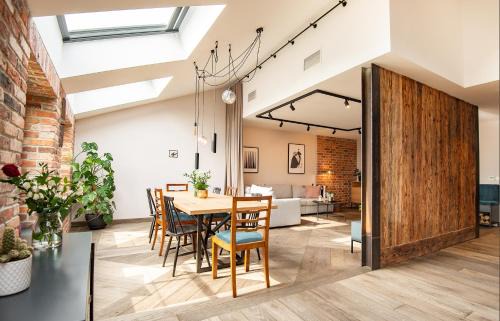 Stradom Apartment | Top-Rated Stradom 15 Apartments with Hot Tub & Breakfast