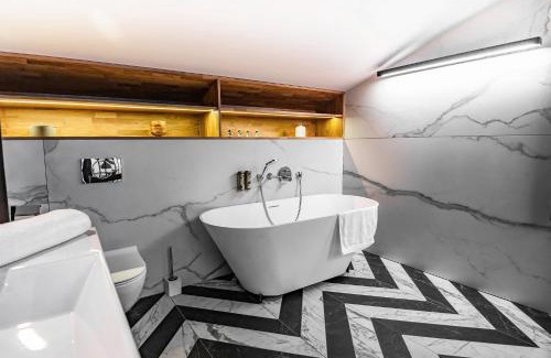 Stradom Apartment | Top-Rated Stradom 15 Apartments with Hot Tub & Breakfast