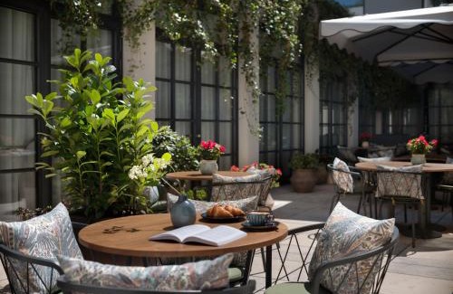 Stradom Hotel | Experience Stradom House: A 5-Star Oceanfront Retreat