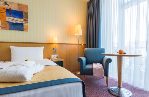 Warnemuende Hotel | Relax at Strand-Hotel Hübner: 4-Star Bliss Awaits