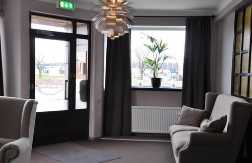 Vanersborg Hotel | Discover Strand Hotell: Wheelchair Accessible & Family-Friendly