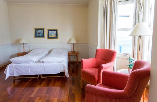 Vesteralen Hotel | Pet-Friendly Comfort at Strand Hotell Sortland for Families