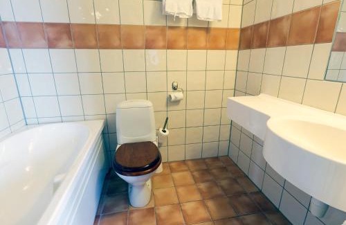 Vesteralen Hotel | Pet-Friendly Comfort at Strand Hotell Sortland for Families