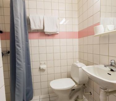 Vesteralen Hotel | Pet-Friendly Comfort at Strand Hotell Sortland for Families