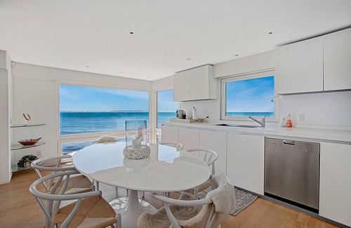 Summerland House | Oceanfront Bliss at Strand Hus: Guest Rated 10/10