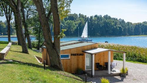 Gizycko Apartment | Discover Stranda: Beachfront Paradise with Amazing Amenities