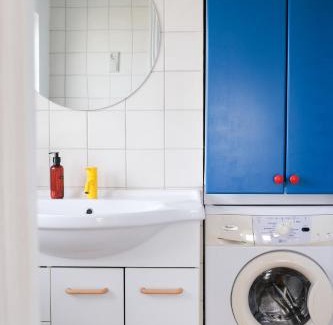 Fjand Badeby House | Discover Strandfogedgården: Pet-Friendly with Hot Tub Access