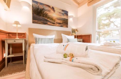 Ostseebad Prerow House | Family-Friendly Getaway at Strandhaus-Austern Hotel