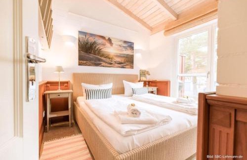 Ostseebad Prerow House | Family-Friendly Getaway at Strandhaus-Austern Hotel