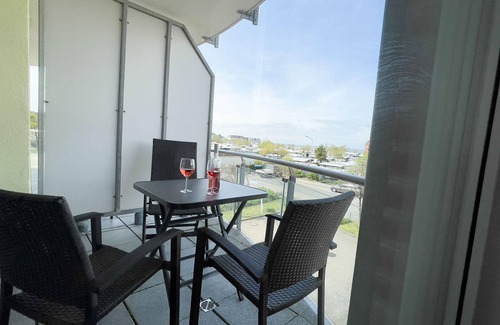 Sahlenburg Apartment | Oceanfront Strandhaus Nordseebrandung: Pet-Friendly Retreat