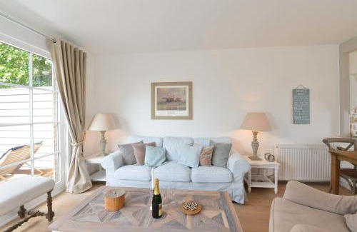 Falshoft Apartment | Discover Strandholm Mitte: Oceanfront Retreat Awaits