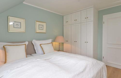 Falshoft Apartment | Discover Strandholm Mitte: Oceanfront Retreat Awaits
