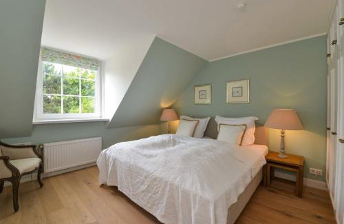 Falshoft Apartment | Discover Strandholm Mitte: Oceanfront Retreat Awaits