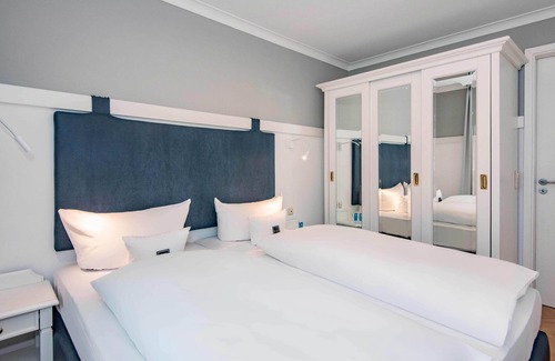 Seebad Heringsdorf Hotel | Relax at Strandhotel Heringsdorf: Spa, Pool & Family Friendly