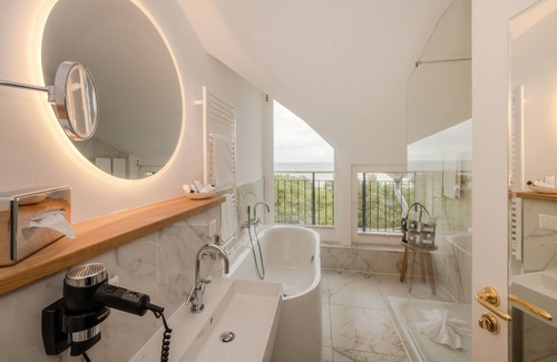 Seebad Heringsdorf Hotel | Relax at Strandhotel Heringsdorf: Spa, Pool & Family Friendly