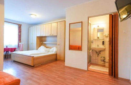Seeboden Hotel | Oceanfront Strandhotel Pichler: Family-Friendly Retreat