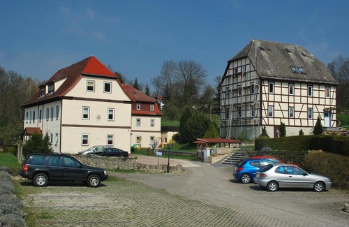 Sonnendorf Apartment | Cozy Strandkorb Getaway for Families with Kitchen Access