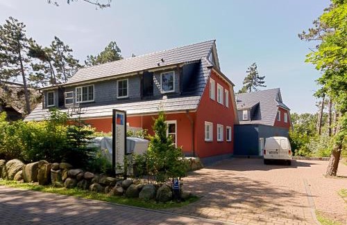 Ostseebad Ahrenshoop Apartment | Pet-Friendly Escape at Strandleben 02 - Dora Koch-Stetter