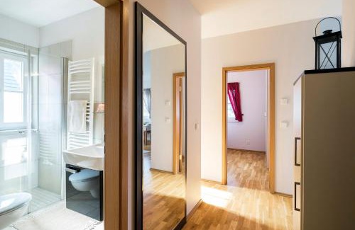 Ostseebad Ahrenshoop Apartment | Discover Erich Heckel: Pet-Friendly Retreat with Pool