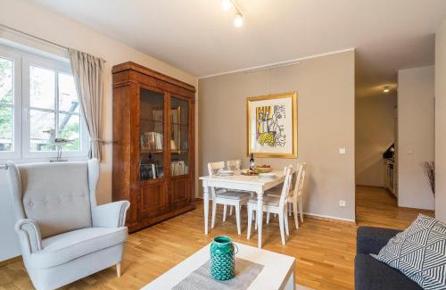Ostseebad Ahrenshoop Apartment | Pet-Friendly Retreat with Pool: Strandleben 06 - Lyonel Feininger