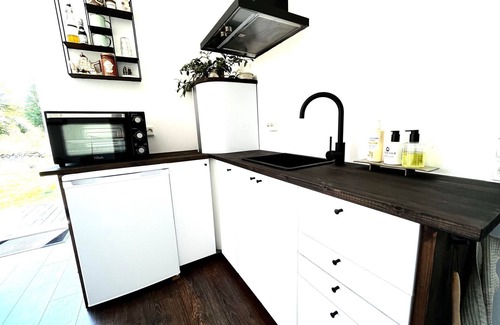Stravalla Cottage | Pet-Friendly Modern Guesthouse Near Beautiful Stråvalla Beach