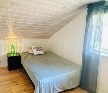 Gashaga House | Beautiful Strandnära Skärgårdshus: Family-Friendly Retreat