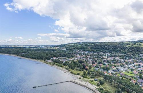 Ostra Karup Apartment | Beachfront Rental in Båstad - Family-Friendly Getaway