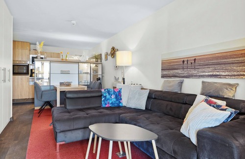 Wremen Apartment | Beachside Retreat with Sauna & Spacious Balcony Escape