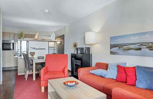 Wremen Apartment | Cozy Oceanfront Retreat with Sauna & Scenic Balcony View