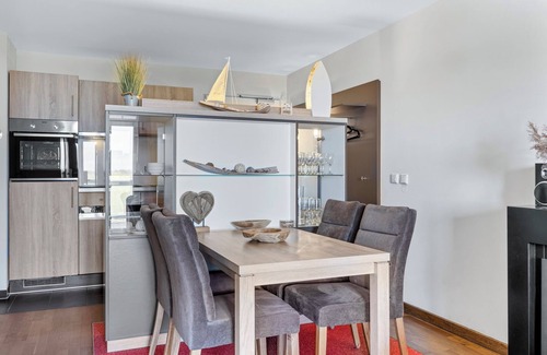 Wremen Apartment | Cozy Oceanfront Retreat with Sauna & Scenic Balcony View