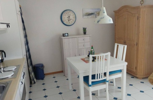 Maasholm-Bad Apartment | Cozy Oceanfront Retreat in Maasholm Bad - Guest Rated 10/10
