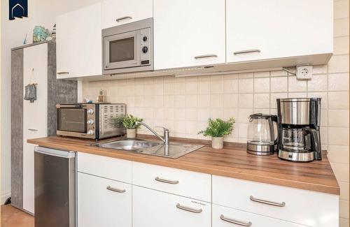 Zempin Apartment | Beachfront Apartment in Bernsteinbad Zempin with WiFi & Pool