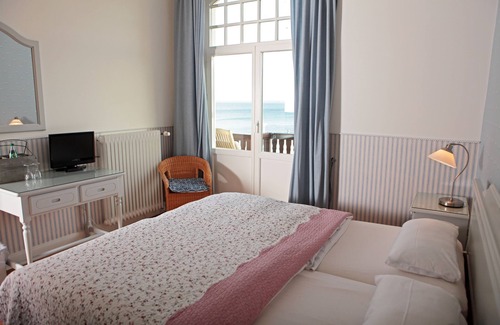 Alt-Travemunde/Ronnau Hotel | Strandperle Hotel: Family-Friendly Getaway & Top-Rated Stay