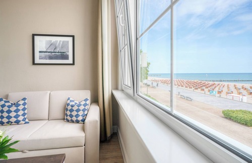 Alt-Travemunde/Ronnau Hotel | Indulge in Relaxation at Strandschlösschen Hotel