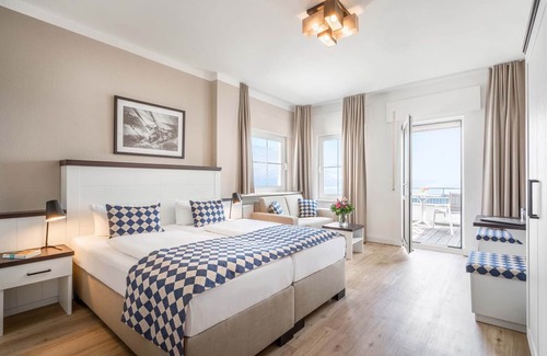 Alt-Travemunde/Ronnau Hotel | Indulge in Relaxation at Strandschlösschen Hotel