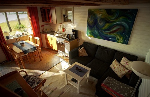 Tamta House | Top-Rated Strandstuga: Cozy Retreat with Ocean View