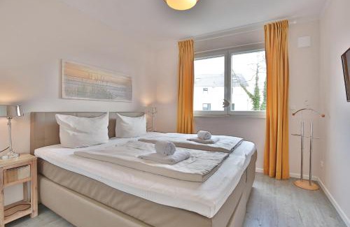 Scharbeutz Apartment | Elegant Riverside Apartment at Strandvilla Augustusbad