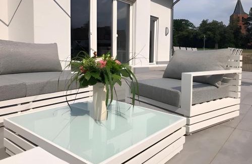 Kalkhorst Villa | Relax at Strandvilla Leni: Family-Friendly & Pet Welcoming