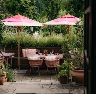 Strassen Hotel | Premier Stay at Strasserwirt - Ansitz zu Tirol