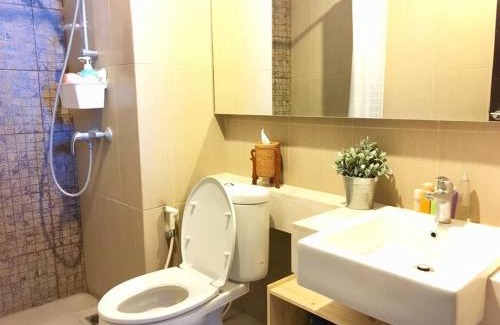 Jakarta Apartment | Cozy Retreat at GP Plaza: 9.2/10 Rating & Pool Access