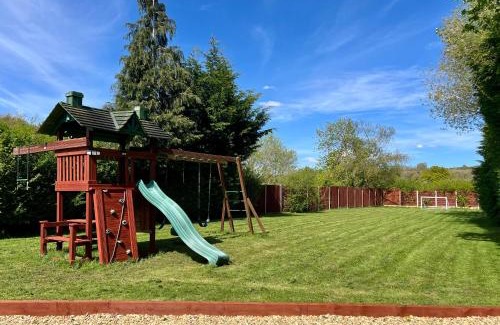 Wixford House | Family-Friendly Stratford-upon-Avon Mansion with Pool & Gym