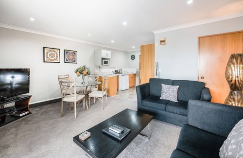 Merivale Hotel | Inviting Strathern Motor Lodge: Spa, Breakfast & Hot Tub